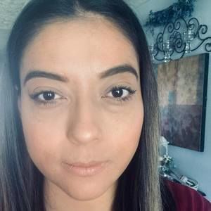 Meet your Posher, Cinthia